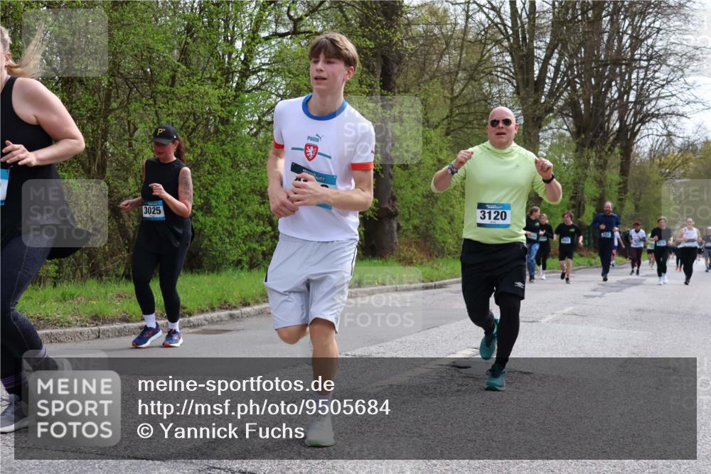 12.04.2026 - 45. Internationalen Wilhelmsburger Insellauf Yannick Fuchs http://msf.ph/oto/9505684 12.04.2026 12:57:24 Laufen 3025, 0, 3120 meine-sportfotos.de