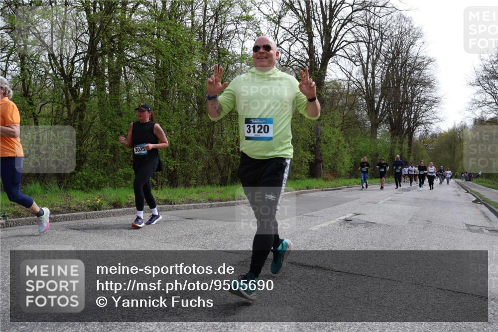 12.04.2026 - 45. Internationalen Wilhelmsburger Insellauf Yannick Fuchs http://msf.ph/oto/9505690 12.04.2026 12:57:25 Laufen 3025, 3120 meine-sportfotos.de