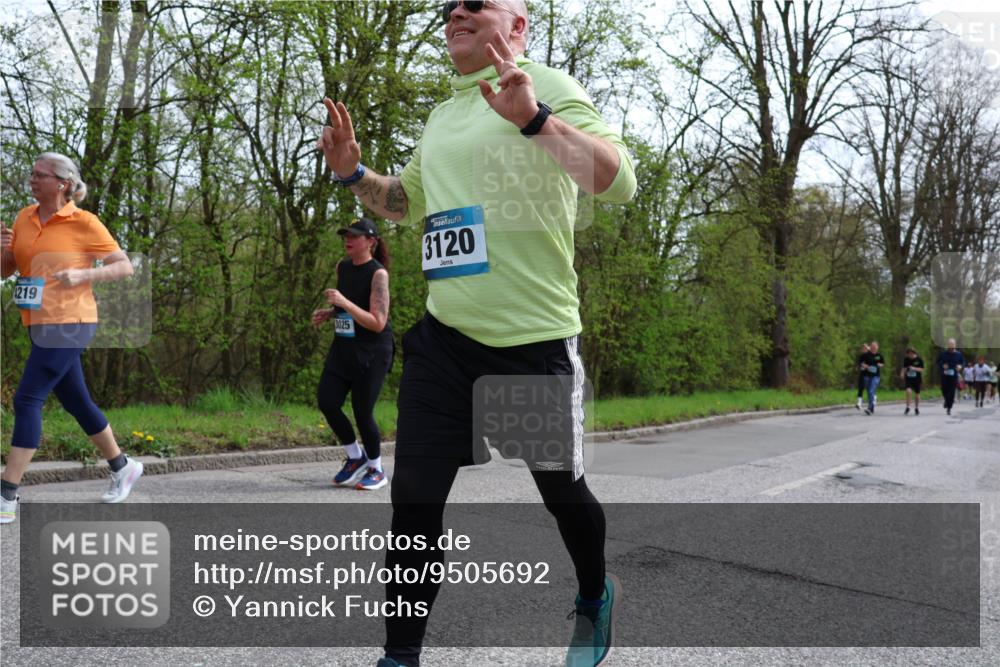12.04.2026 - 45. Internationalen Wilhelmsburger Insellauf Yannick Fuchs http://msf.ph/oto/9505692 12.04.2026 12:57:25 Laufen 219, 3025, 3120 meine-sportfotos.de