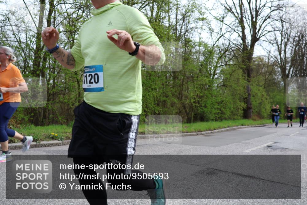 12.04.2026 - 45. Internationalen Wilhelmsburger Insellauf Yannick Fuchs http://msf.ph/oto/9505693 12.04.2026 12:57:25 Laufen 120 meine-sportfotos.de