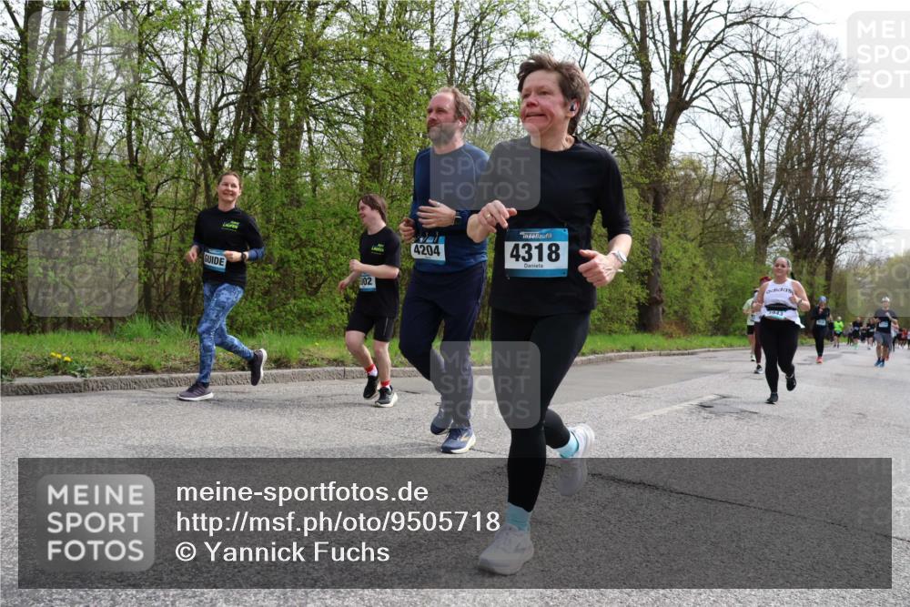 12.04.2026 - 45. Internationalen Wilhelmsburger Insellauf Yannick Fuchs http://msf.ph/oto/9505718 12.04.2026 12:57:32 Laufen 102, 4204, 4318, 3943 meine-sportfotos.de