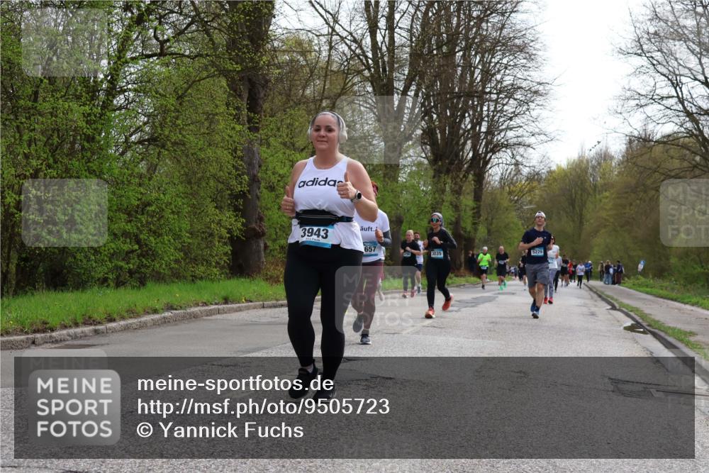 12.04.2026 - 45. Internationalen Wilhelmsburger Insellauf Yannick Fuchs http://msf.ph/oto/9505723 12.04.2026 12:57:33 Laufen 3943, 657, 3035, 5229 meine-sportfotos.de