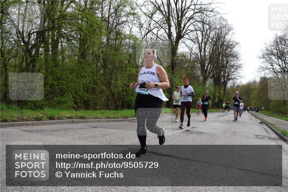 12.04.2026 - 45. Internationalen Wilhelmsburger Insellauf Yannick Fuchs http://msf.ph/oto/9505729 12.04.2026 12:57:34 Laufen 3943, 5320, 4657, 3035 meine-sportfotos.de
