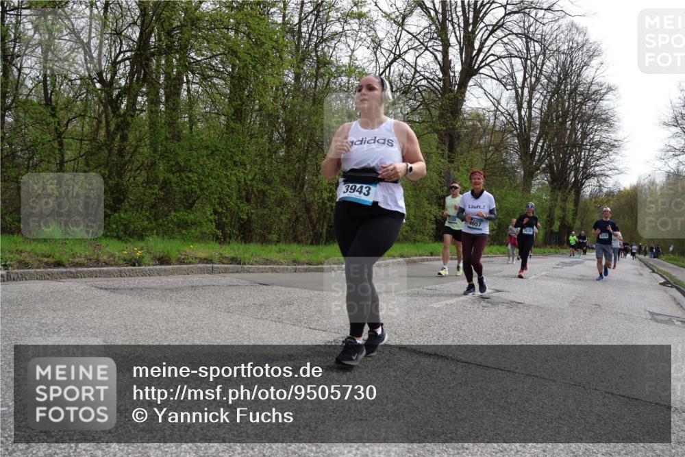 12.04.2026 - 45. Internationalen Wilhelmsburger Insellauf Yannick Fuchs http://msf.ph/oto/9505730 12.04.2026 12:57:34 Laufen 3943, 320, 4657, 3035, 5229 meine-sportfotos.de