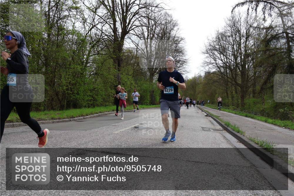 12.04.2026 - 45. Internationalen Wilhelmsburger Insellauf Yannick Fuchs http://msf.ph/oto/9505748 12.04.2026 12:57:37 Laufen 135, 5088, 5229 meine-sportfotos.de