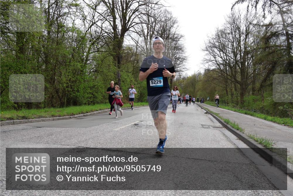 12.04.2026 - 45. Internationalen Wilhelmsburger Insellauf Yannick Fuchs http://msf.ph/oto/9505749 12.04.2026 12:57:38 Laufen 794, 5229, 4775 meine-sportfotos.de