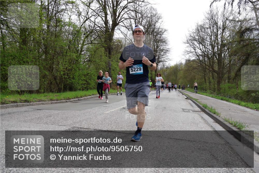 12.04.2026 - 45. Internationalen Wilhelmsburger Insellauf Yannick Fuchs http://msf.ph/oto/9505750 12.04.2026 12:57:38 Laufen 4794, 5088, 5229 meine-sportfotos.de