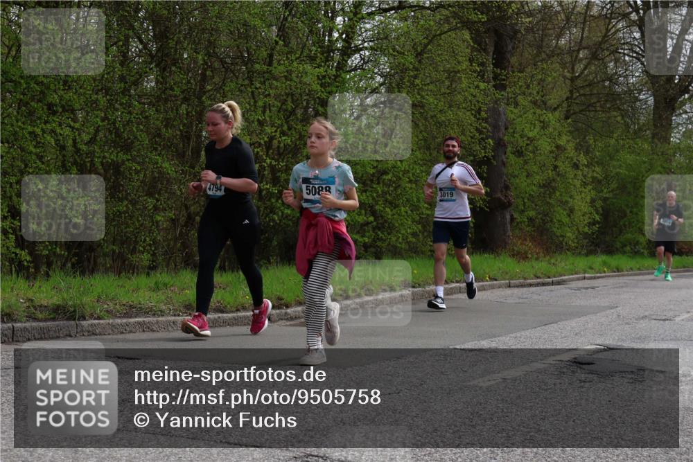 12.04.2026 - 45. Internationalen Wilhelmsburger Insellauf Yannick Fuchs http://msf.ph/oto/9505758 12.04.2026 12:57:40 Laufen 4794, 5089, 3019 meine-sportfotos.de