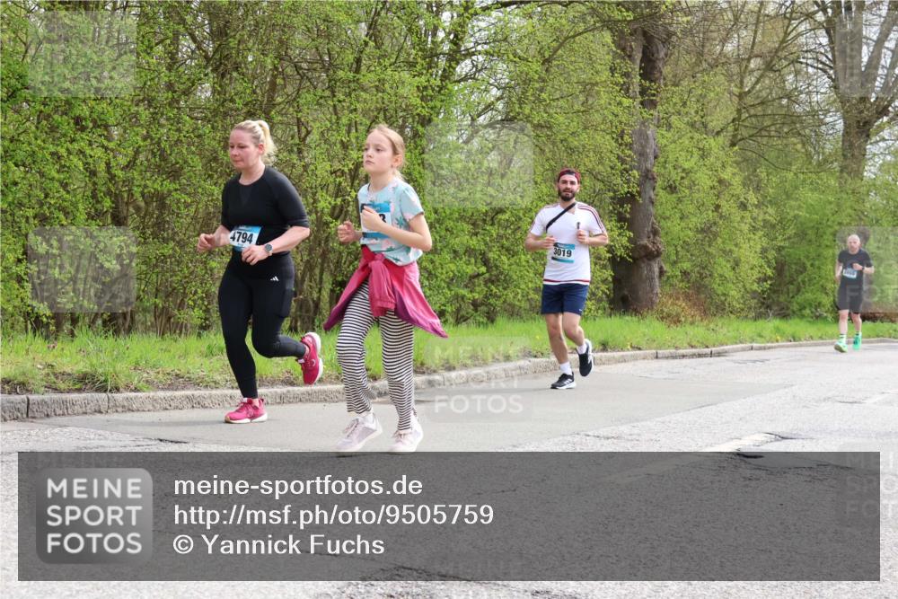 12.04.2026 - 45. Internationalen Wilhelmsburger Insellauf Yannick Fuchs http://msf.ph/oto/9505759 12.04.2026 12:57:40 Laufen 4794, 3019, 3055 meine-sportfotos.de