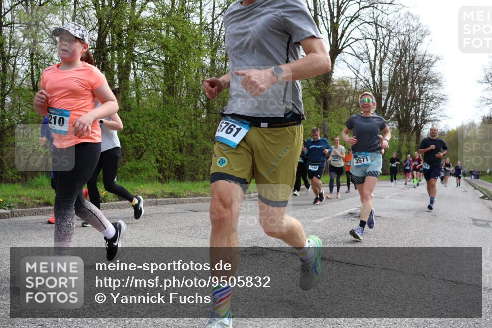12.04.2026 - 45. Internationalen Wilhelmsburger Insellauf Yannick Fuchs http://msf.ph/oto/9505832 12.04.2026 12:58:28 Laufen 210, 761, 3440, 4091, 3571 meine-sportfotos.de