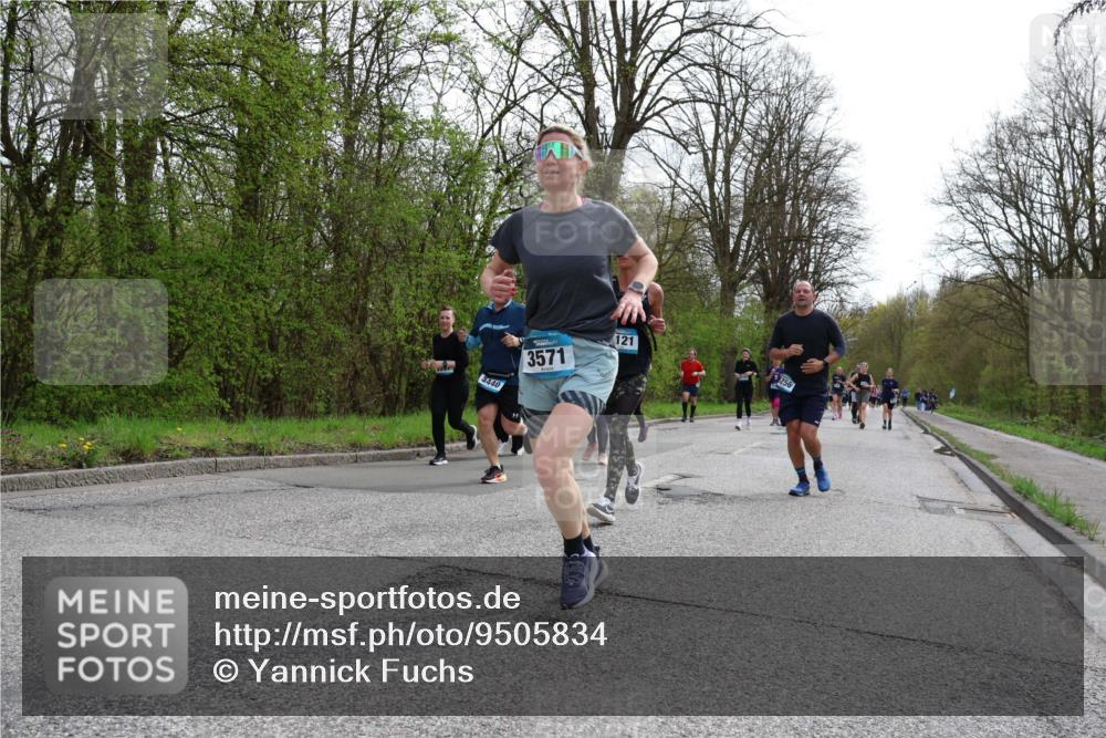 12.04.2026 - 45. Internationalen Wilhelmsburger Insellauf Yannick Fuchs http://msf.ph/oto/9505834 12.04.2026 12:58:29 Laufen 3440, 3571, 121 meine-sportfotos.de