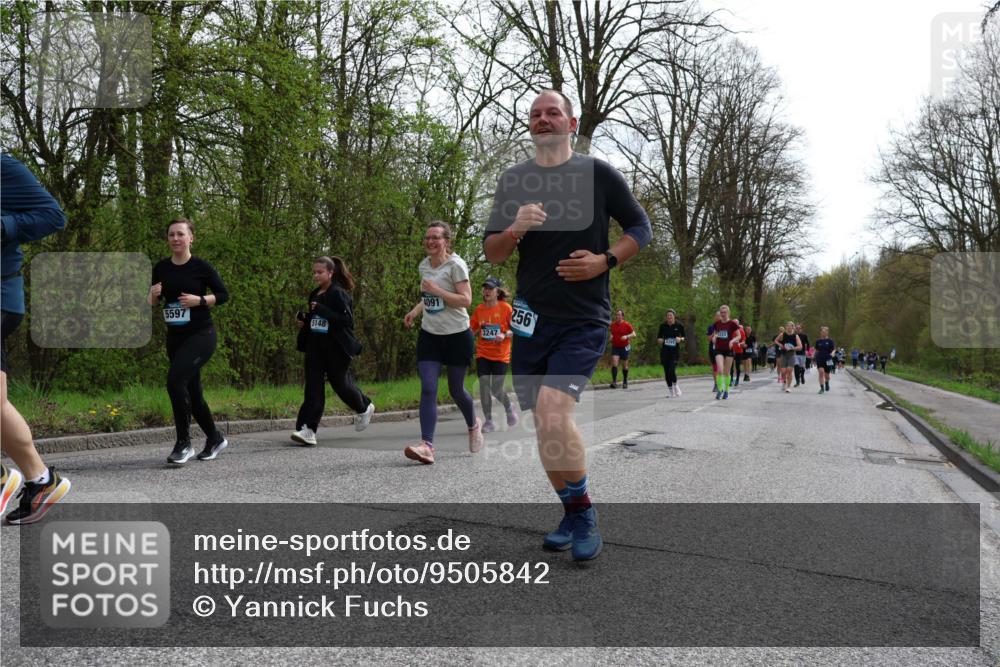 12.04.2026 - 45. Internationalen Wilhelmsburger Insellauf Yannick Fuchs http://msf.ph/oto/9505842 12.04.2026 12:58:30 Laufen 5597, 5148, 4091, 3247, 256, 4391 meine-sportfotos.de