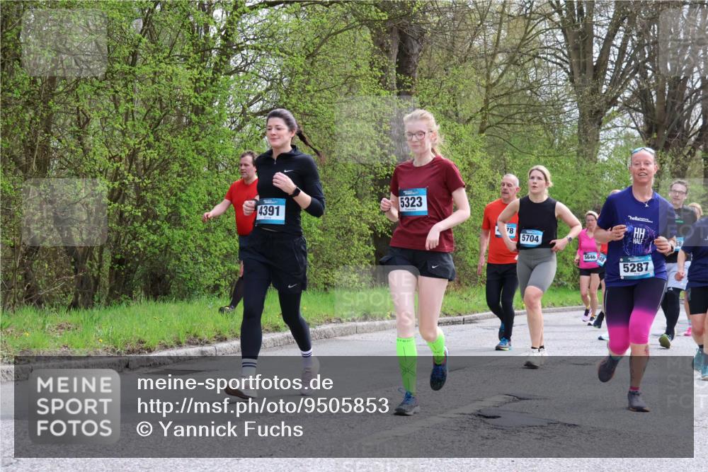 12.04.2026 - 45. Internationalen Wilhelmsburger Insellauf Yannick Fuchs http://msf.ph/oto/9505853 12.04.2026 12:58:34 Laufen 5323, 4391, 78, 5704, 5646, 5287 meine-sportfotos.de