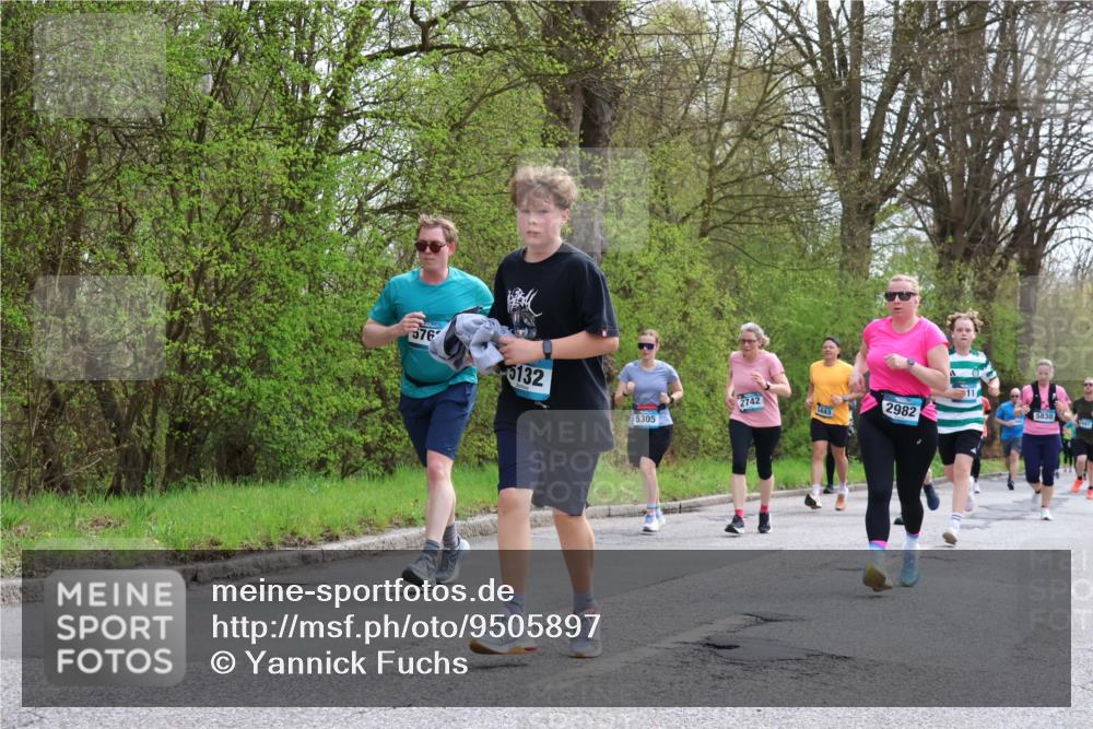 12.04.2026 - 45. Internationalen Wilhelmsburger Insellauf Yannick Fuchs http://msf.ph/oto/9505897 12.04.2026 12:58:44 Laufen 576, 5132, 2742, 5305, 443, 2982, 11, 5830 meine-sportfotos.de