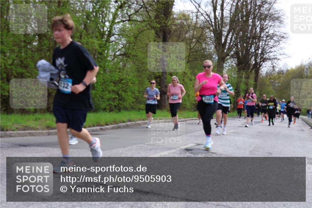 12.04.2026 - 45. Internationalen Wilhelmsburger Insellauf Yannick Fuchs http://msf.ph/oto/9505903 12.04.2026 12:58:45 Laufen 132, 2942, 2982, 2011 meine-sportfotos.de