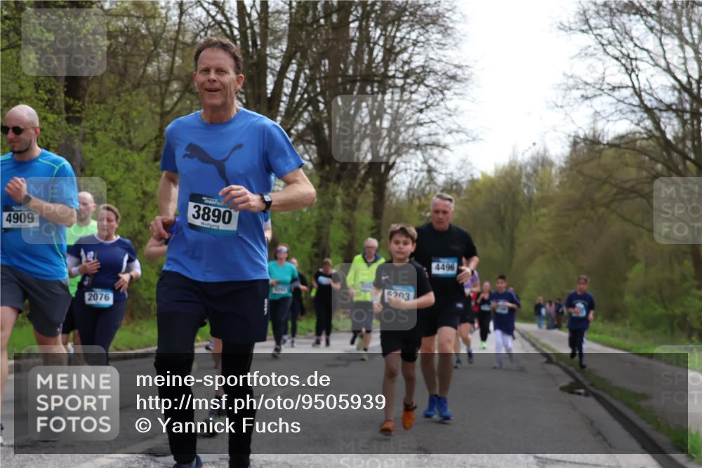 12.04.2026 - 45. Internationalen Wilhelmsburger Insellauf Yannick Fuchs http://msf.ph/oto/9505939 12.04.2026 12:58:53 Laufen 4909, 2076, 3890, 5203, 4496 meine-sportfotos.de