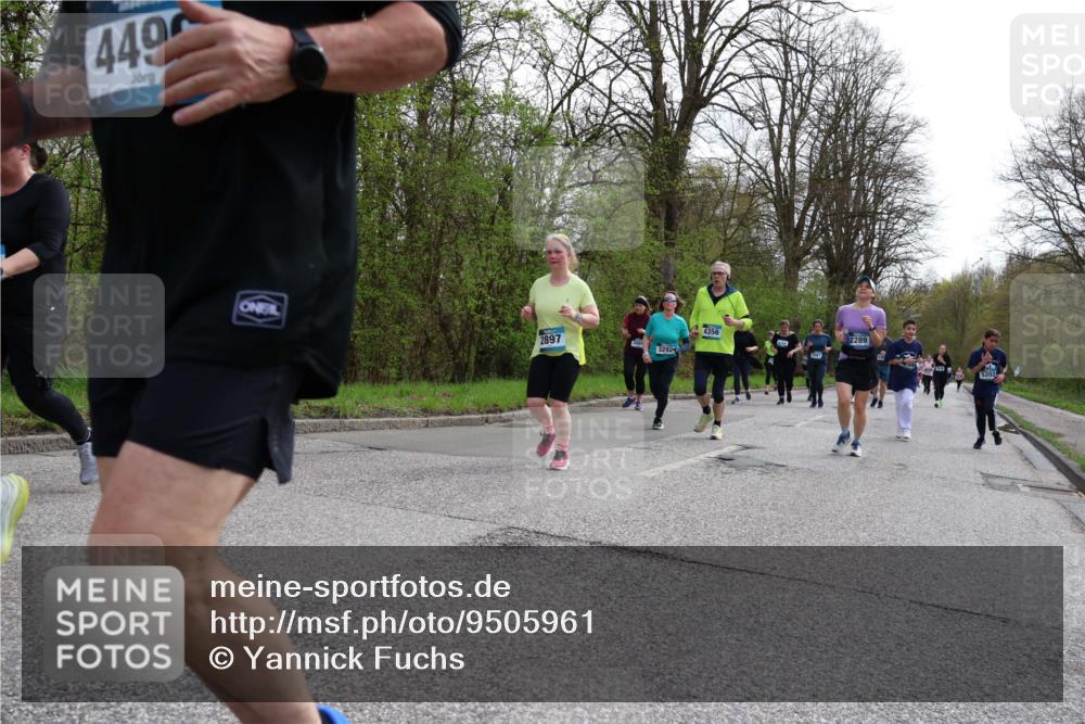 12.04.2026 - 45. Internationalen Wilhelmsburger Insellauf Yannick Fuchs http://msf.ph/oto/9505961 12.04.2026 12:58:57 Laufen 440, 2897, 3292, 4356, 2289, 5202 meine-sportfotos.de