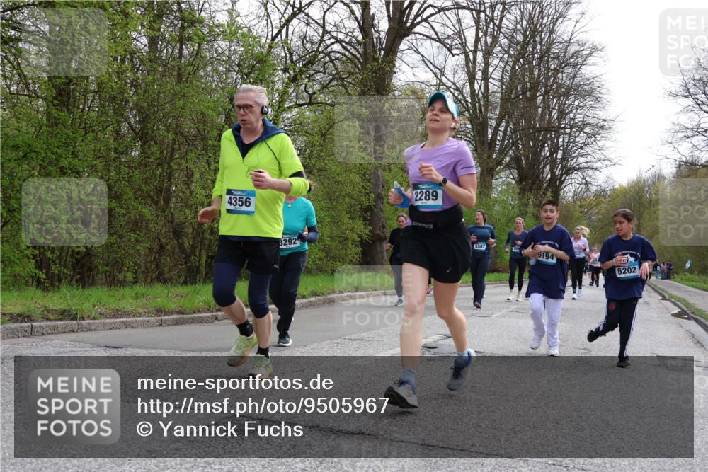 12.04.2026 - 45. Internationalen Wilhelmsburger Insellauf Yannick Fuchs http://msf.ph/oto/9505967 12.04.2026 12:58:59 Laufen 4356, 3292, 2289, 5587, 300, 6194, 5202 meine-sportfotos.de