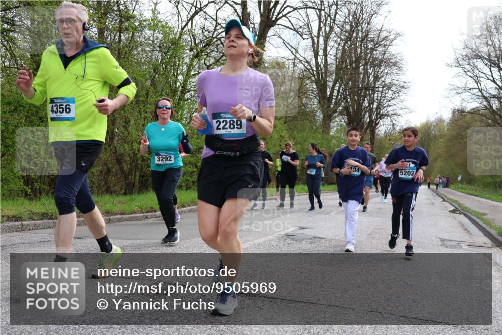 12.04.2026 - 45. Internationalen Wilhelmsburger Insellauf Yannick Fuchs http://msf.ph/oto/9505969 12.04.2026 12:58:59 Laufen 4356, 3292, 2289, 5587, 194, 5202 meine-sportfotos.de