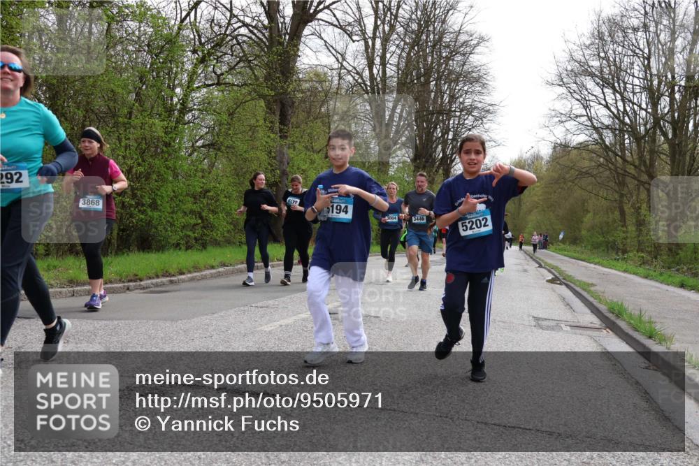 12.04.2026 - 45. Internationalen Wilhelmsburger Insellauf Yannick Fuchs http://msf.ph/oto/9505971 12.04.2026 12:59:00 Laufen 292, 3868, 64, 194, 3004, 3446, 5202 meine-sportfotos.de