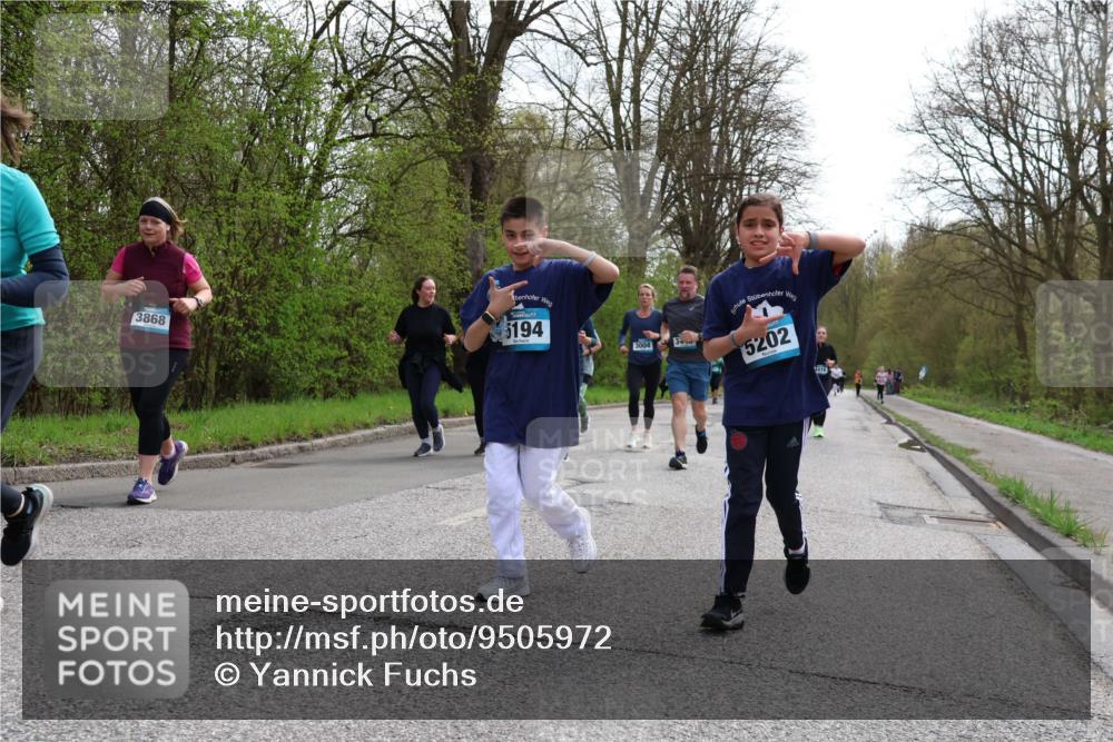 12.04.2026 - 45. Internationalen Wilhelmsburger Insellauf Yannick Fuchs http://msf.ph/oto/9505972 12.04.2026 12:59:00 Laufen 3868, 5194, 3004, 3004, 3401, 5202 meine-sportfotos.de