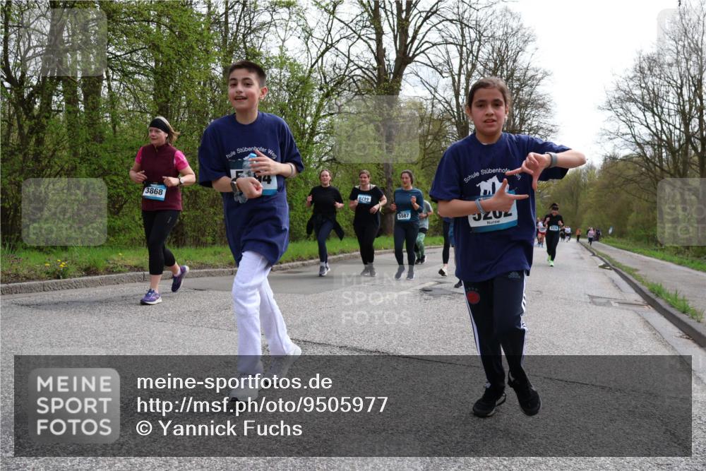 12.04.2026 - 45. Internationalen Wilhelmsburger Insellauf Yannick Fuchs http://msf.ph/oto/9505977 12.04.2026 12:59:01 Laufen 3868, 5587, 1202, 4416 meine-sportfotos.de
