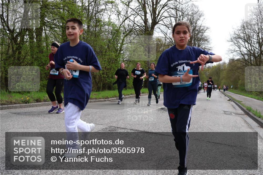 12.04.2026 - 45. Internationalen Wilhelmsburger Insellauf Yannick Fuchs http://msf.ph/oto/9505978 12.04.2026 12:59:01 Laufen 3868, 5587, 4416 meine-sportfotos.de