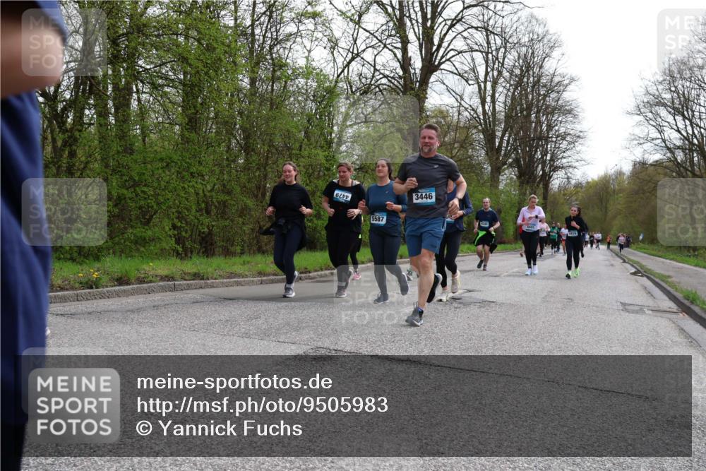 12.04.2026 - 45. Internationalen Wilhelmsburger Insellauf Yannick Fuchs http://msf.ph/oto/9505983 12.04.2026 12:59:02 Laufen 62, 5587, 3446, 4416 meine-sportfotos.de