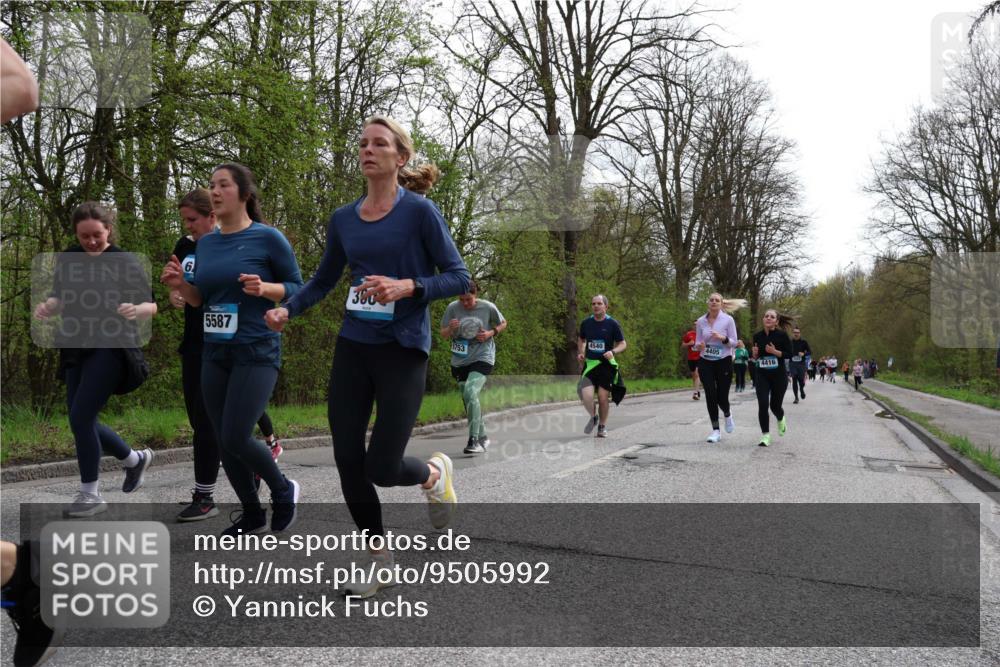 12.04.2026 - 45. Internationalen Wilhelmsburger Insellauf Yannick Fuchs http://msf.ph/oto/9505992 12.04.2026 12:59:03 Laufen 5587, 300, 5753, 4540, 4405, 4416 meine-sportfotos.de