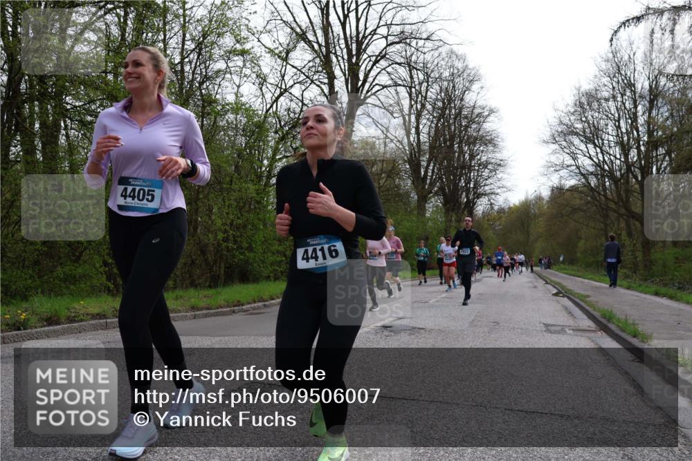 12.04.2026 - 45. Internationalen Wilhelmsburger Insellauf Yannick Fuchs http://msf.ph/oto/9506007 12.04.2026 12:59:06 Laufen 4405, 45, 4416, 2922 meine-sportfotos.de