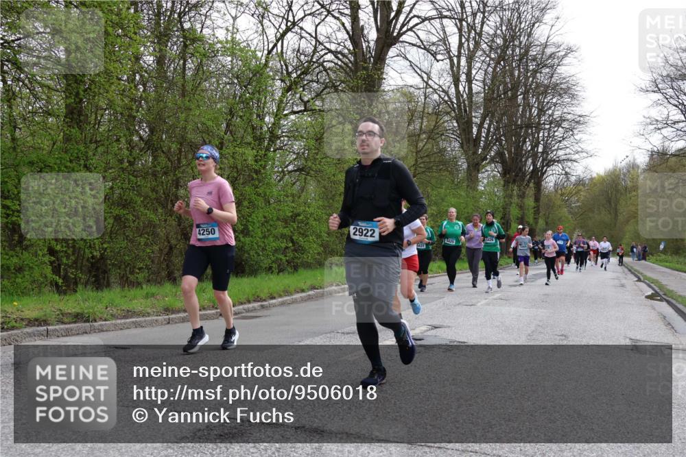 12.04.2026 - 45. Internationalen Wilhelmsburger Insellauf Yannick Fuchs http://msf.ph/oto/9506018 12.04.2026 12:59:09 Laufen 4250, 2922, 5426, 5425, 5431 meine-sportfotos.de
