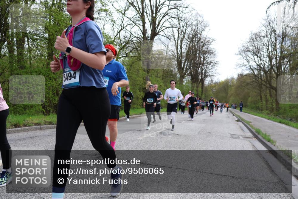 12.04.2026 - 45. Internationalen Wilhelmsburger Insellauf Yannick Fuchs http://msf.ph/oto/9506065 12.04.2026 12:59:20 Laufen 5494, 6, 2926, 2927 meine-sportfotos.de