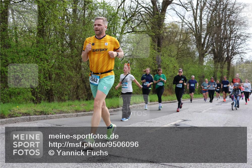 12.04.2026 - 45. Internationalen Wilhelmsburger Insellauf Yannick Fuchs http://msf.ph/oto/9506096 12.04.2026 12:59:27 Laufen 4562, 4676, 2045, 5076 meine-sportfotos.de