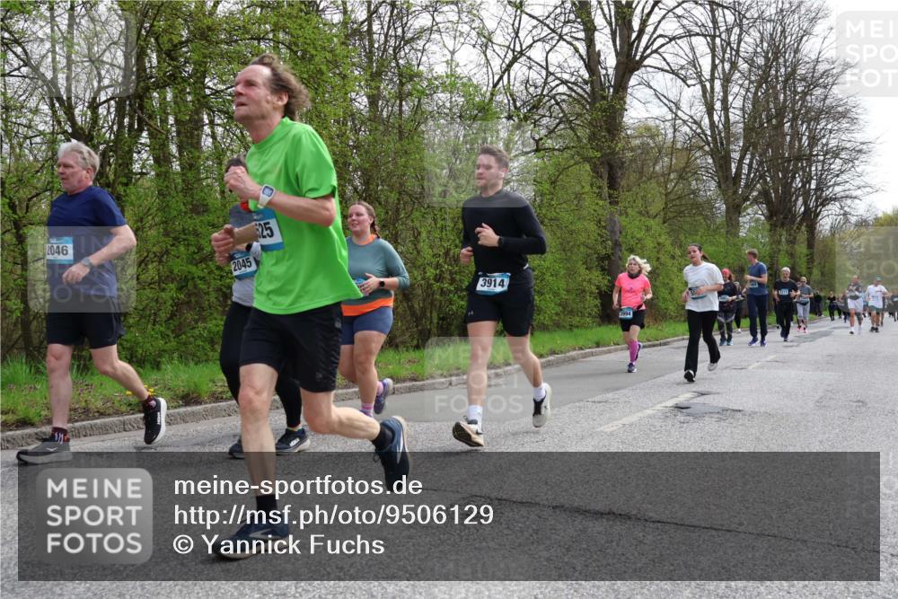 12.04.2026 - 45. Internationalen Wilhelmsburger Insellauf Yannick Fuchs http://msf.ph/oto/9506129 12.04.2026 12:59:35 Laufen 2046, 2045, 25, 3914, 3994 meine-sportfotos.de