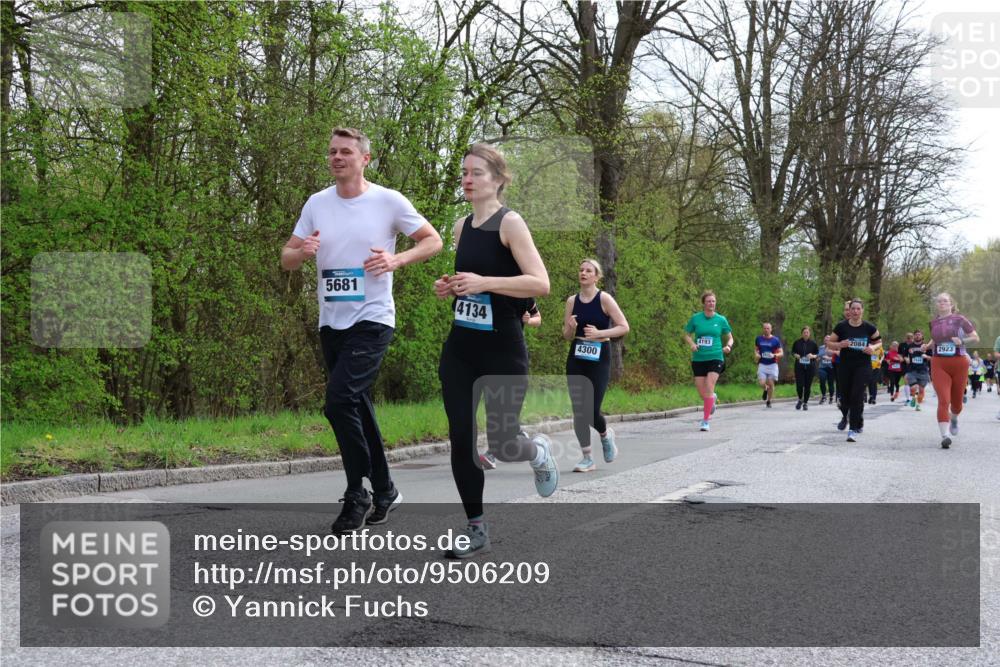 12.04.2026 - 45. Internationalen Wilhelmsburger Insellauf Yannick Fuchs http://msf.ph/oto/9506209 12.04.2026 12:59:53 Laufen 5681, 4134, 2084, 2923, 4193, 4300 meine-sportfotos.de