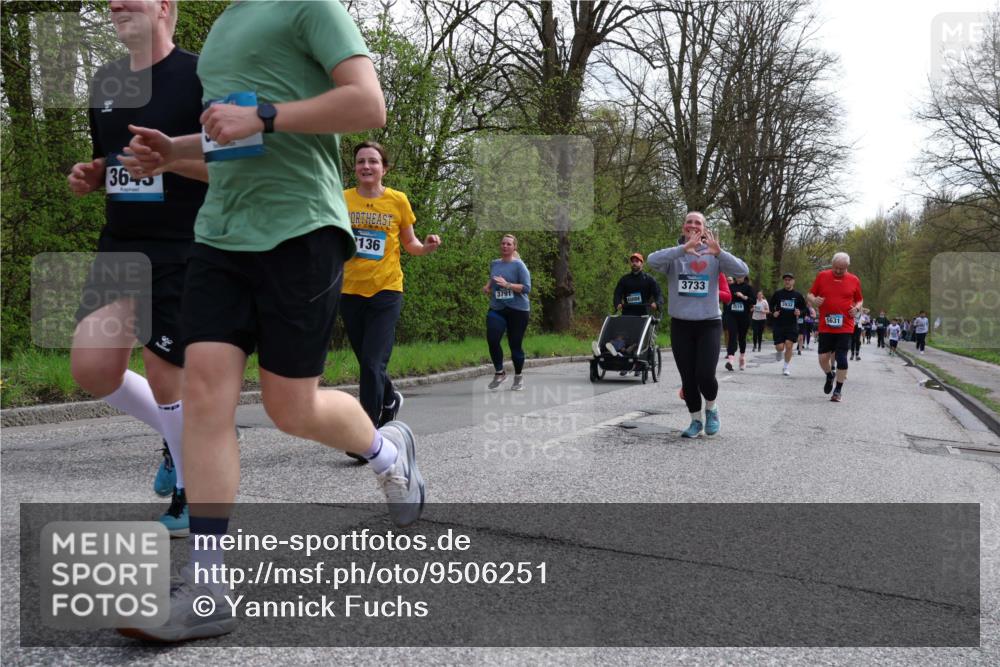 12.04.2026 - 45. Internationalen Wilhelmsburger Insellauf Yannick Fuchs http://msf.ph/oto/9506251 12.04.2026 13:00:03 Laufen 3643, 136, 3733, 3791, 3932, 5631 meine-sportfotos.de