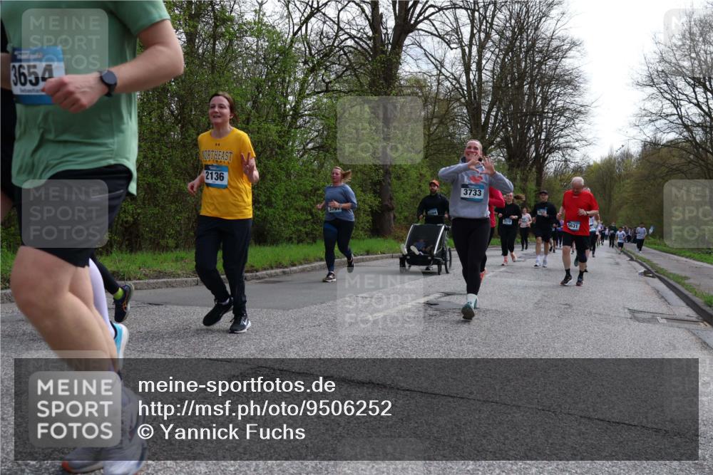 12.04.2026 - 45. Internationalen Wilhelmsburger Insellauf Yannick Fuchs http://msf.ph/oto/9506252 12.04.2026 13:00:03 Laufen 3654, 2136, 379, 3733, 2519, 5631 meine-sportfotos.de