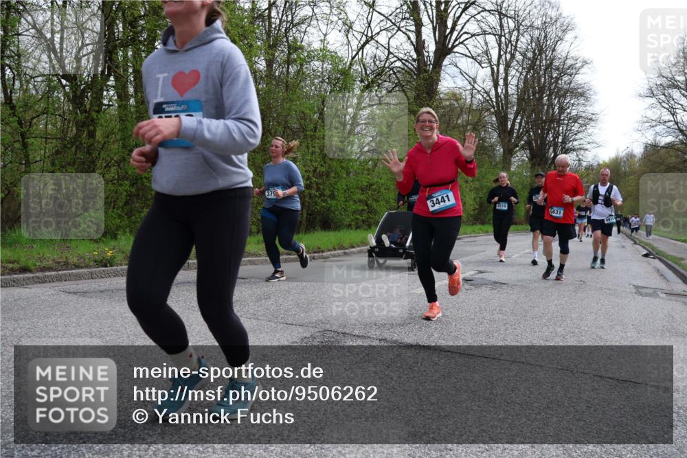 12.04.2026 - 45. Internationalen Wilhelmsburger Insellauf Yannick Fuchs http://msf.ph/oto/9506262 12.04.2026 13:00:04 Laufen 379, 3441, 2519, 5631 meine-sportfotos.de