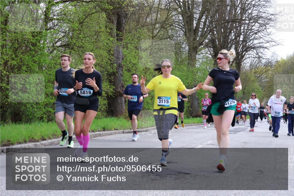 12.04.2026 - 45. Internationalen Wilhelmsburger Insellauf Yannick Fuchs http://msf.ph/oto/9506455 12.04.2026 13:00:43 Laufen 4249, 5819, 683, 3115, 19, 5750, 4726, 4776, 24, 4770 meine-sportfotos.de