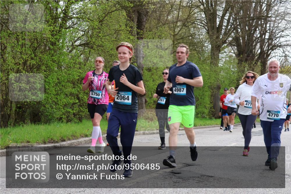 12.04.2026 - 45. Internationalen Wilhelmsburger Insellauf Yannick Fuchs http://msf.ph/oto/9506485 12.04.2026 13:00:49 Laufen 5750, 2064, 261, 4987, 4970, 4923, 477, 24, 4770 meine-sportfotos.de