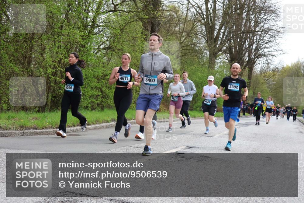 12.04.2026 - 45. Internationalen Wilhelmsburger Insellauf Yannick Fuchs http://msf.ph/oto/9506539 12.04.2026 13:00:59 Laufen 5596, 4671, 3407, 4627, 4628, 3392 meine-sportfotos.de