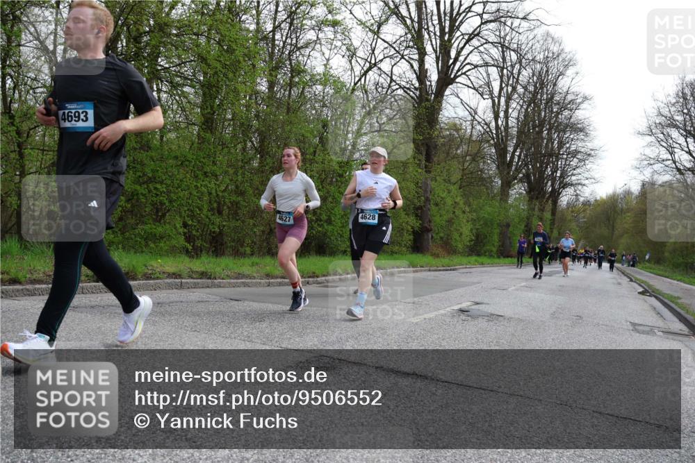 12.04.2026 - 45. Internationalen Wilhelmsburger Insellauf Yannick Fuchs http://msf.ph/oto/9506552 12.04.2026 13:01:02 Laufen 4693, 4627, 4628 meine-sportfotos.de