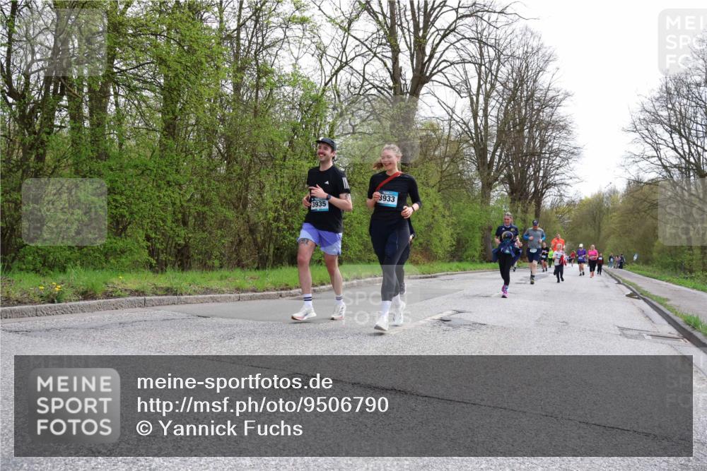 12.04.2026 - 45. Internationalen Wilhelmsburger Insellauf Yannick Fuchs http://msf.ph/oto/9506790 12.04.2026 13:01:56 Laufen 3935, 3933 meine-sportfotos.de