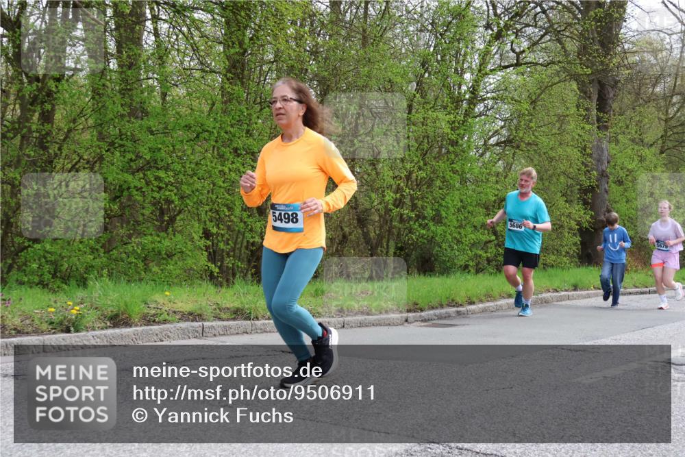 12.04.2026 - 45. Internationalen Wilhelmsburger Insellauf Yannick Fuchs http://msf.ph/oto/9506911 12.04.2026 13:02:23 Laufen 5686, 5675, 5498 meine-sportfotos.de