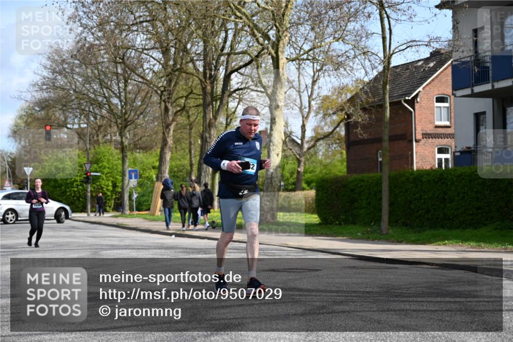 12.04.2026 - 45. Internationalen Wilhelmsburger Insellauf J. Mangold http://msf.ph/oto/9507029 12.04.2026 11:42:25 Ziel 2722, 5432 meine-sportfotos.de