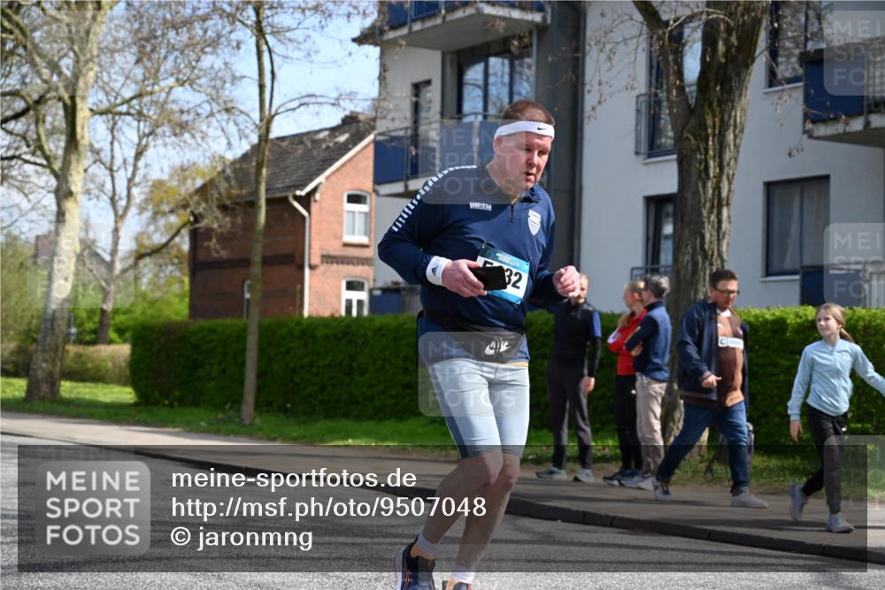 12.04.2026 - 45. Internationalen Wilhelmsburger Insellauf J. Mangold http://msf.ph/oto/9507048 12.04.2026 11:42:27 Ziel 2722, 5432 meine-sportfotos.de