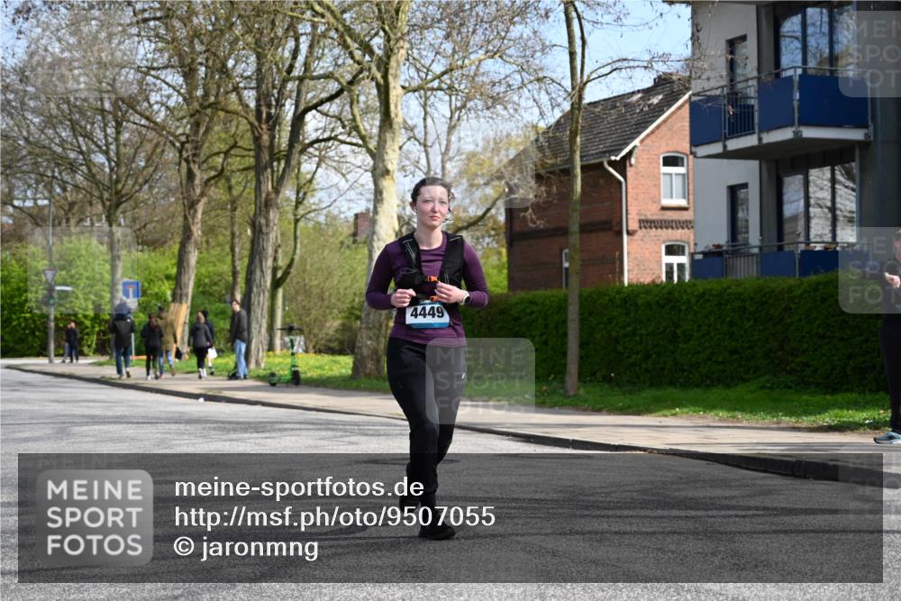 12.04.2026 - 45. Internationalen Wilhelmsburger Insellauf J. Mangold http://msf.ph/oto/9507055 12.04.2026 11:42:32 Ziel 2722, 5432 meine-sportfotos.de