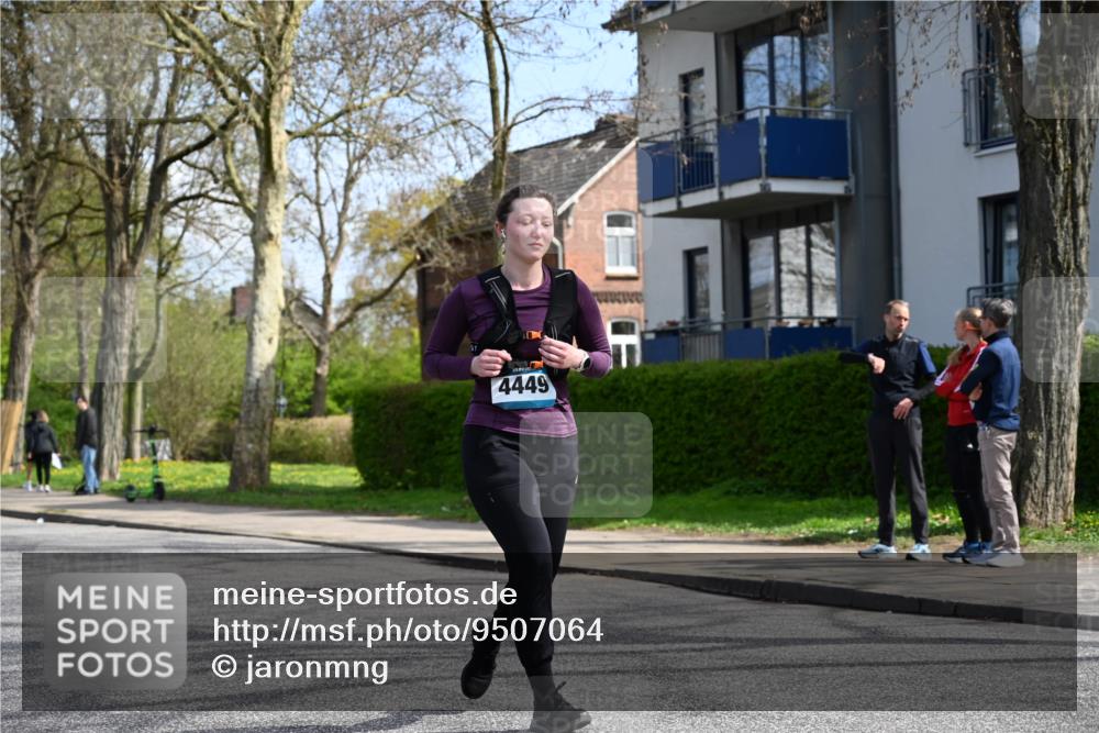 12.04.2026 - 45. Internationalen Wilhelmsburger Insellauf J. Mangold http://msf.ph/oto/9507064 12.04.2026 11:42:33 Ziel 2722, 5432 meine-sportfotos.de