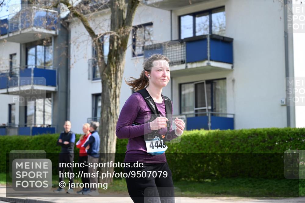 12.04.2026 - 45. Internationalen Wilhelmsburger Insellauf J. Mangold http://msf.ph/oto/9507079 12.04.2026 11:42:34 Ziel 2722, 5432 meine-sportfotos.de