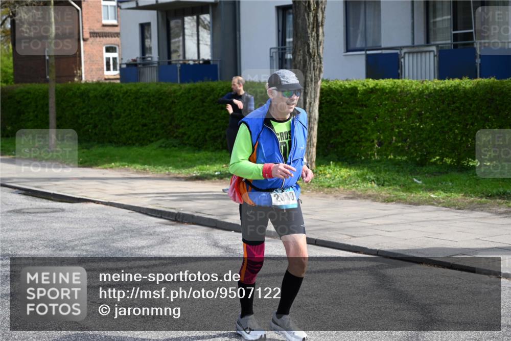 12.04.2026 - 45. Internationalen Wilhelmsburger Insellauf J. Mangold http://msf.ph/oto/9507122 12.04.2026 11:43:57 Ziel 2040, 2663 meine-sportfotos.de